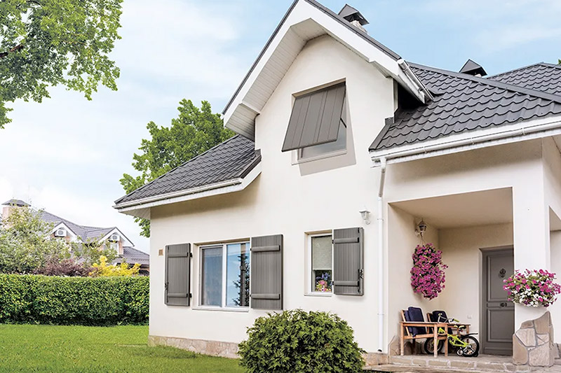 Volets persiennes gris