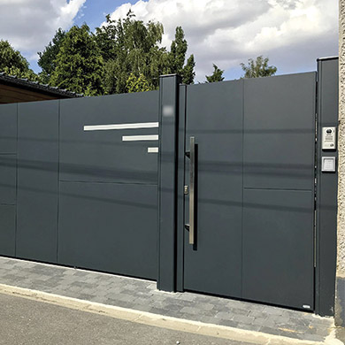 Portail et portillon gris