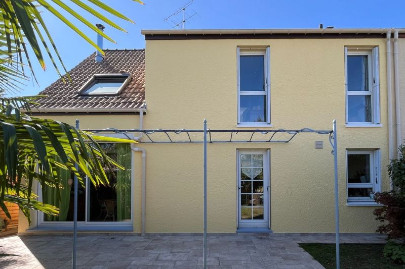 Résultat après le ravalement de façade de la maison.